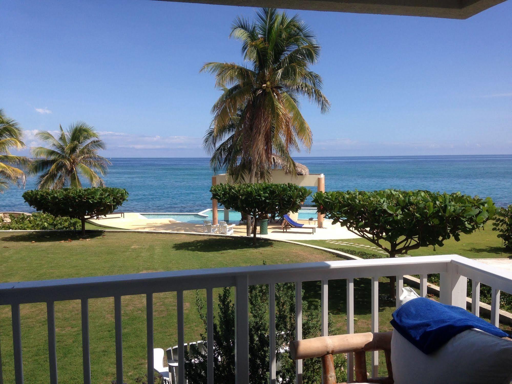 Апартаменти Whispering Seas Jamaica Очо-Ріос Екстер'єр фото